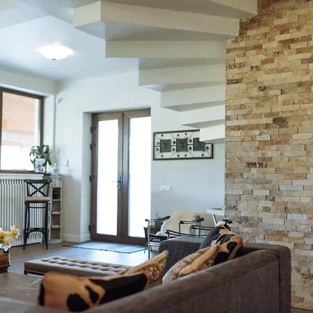 Vernis Boutique & Lodges Inn Agarcia